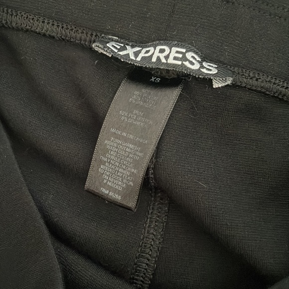 Express Stretchable Moto Leggings - Picture 4 of 5